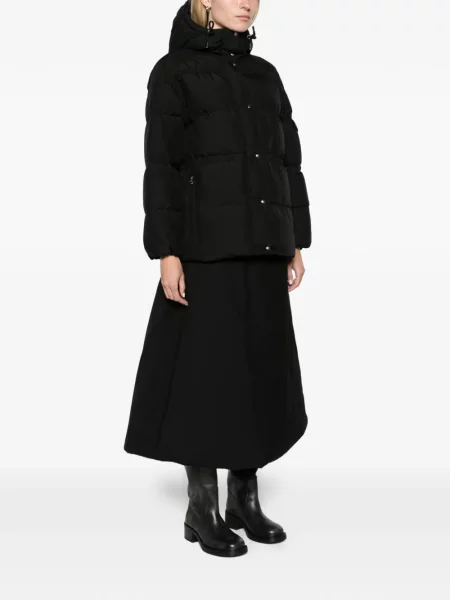 Krátký péřová bunda Moncler s kapucí černá