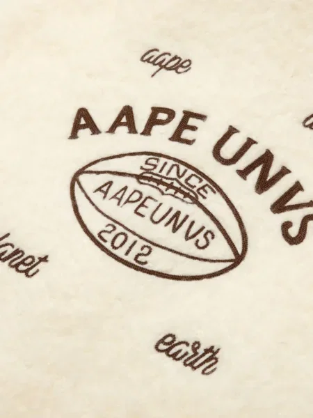 Яке Aape By *a Bathing Ape® бродирано с качулка
