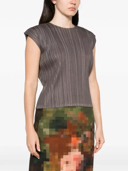 Top Pleats Please Issey Miyake fără mâneci gri