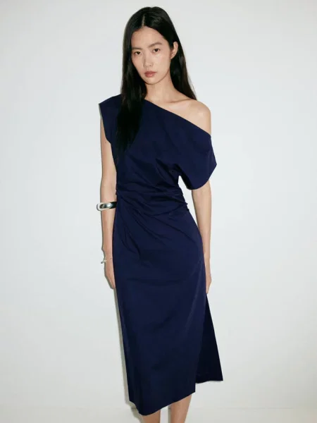 Drapowana sukienka na jedno ramię Kobieta L MANGO niebieski