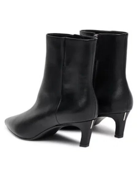 Škornji Calvin Klein z nizko peto obrezano črna