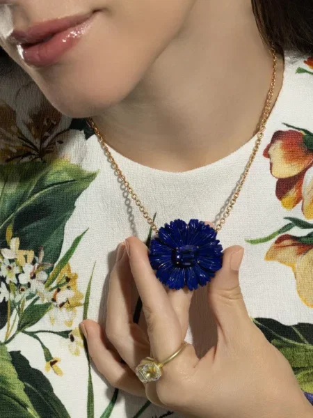 Colier Irene Neuwirth cu model floral roz
