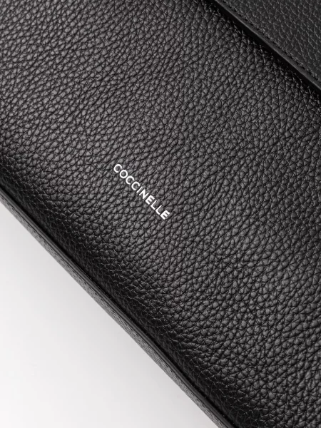 Кожаная сумка шоппер Coccinelle