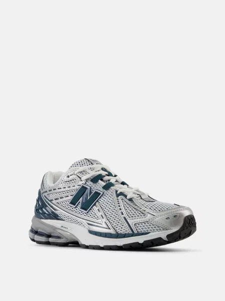 Кроссовки New Balance серебряные