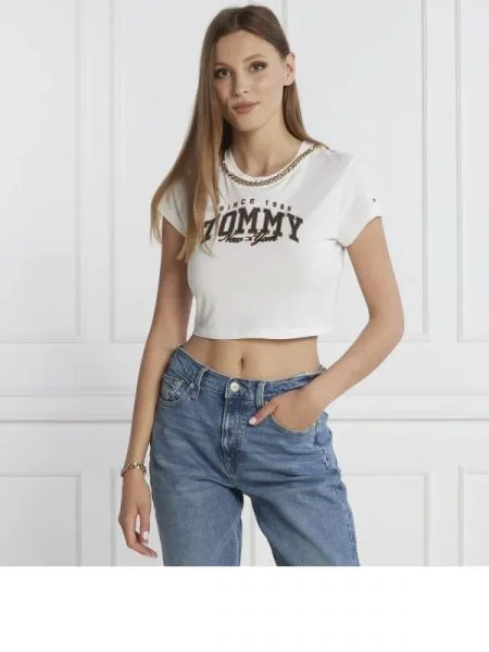 Tommy Jeans Póló LUX VARSITY | Cropped Fit fehér