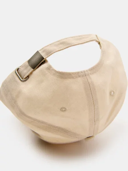 Шапка Sinsay с принтом