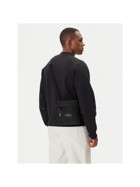 Torba na długim pasku z wyhaftowanym logo Calvin Klein czarna
