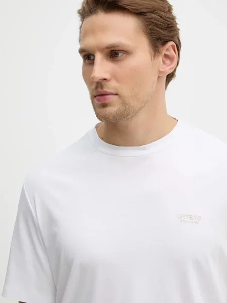 Шелковая футболка Guess