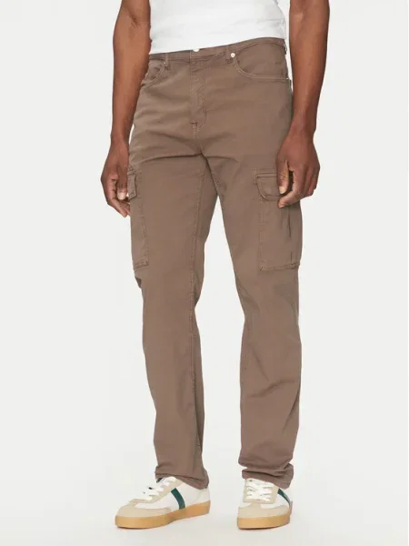 Guess Pantaloni din maro