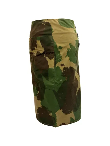 Fustă midi Victoria Beckham cu imagine cu model camuflaj verde