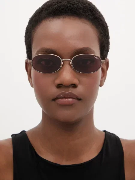 Солнцезащитные очки Vogue