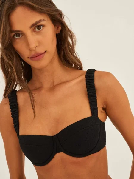 Undress Code biustonosz kąpielowy czarny usztywniona miseczka