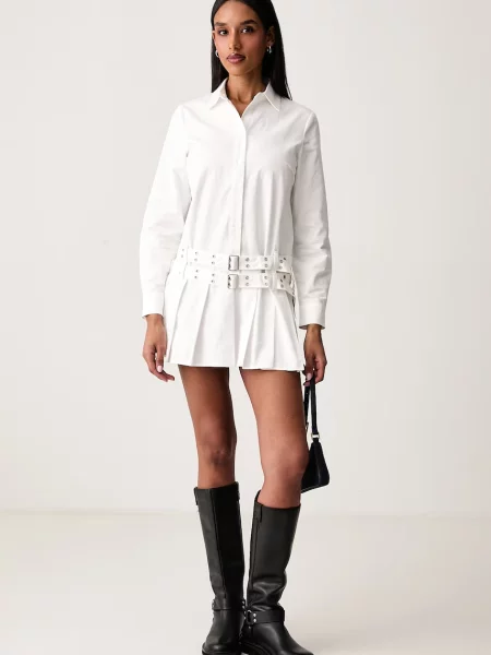 The Ragged Priest rochie plisată din alb