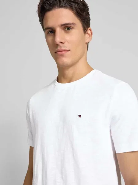 T-shirt z wyhaftowanym logo Tommy Hilfiger biała