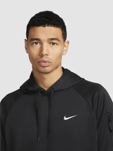Свитер Nike черный
