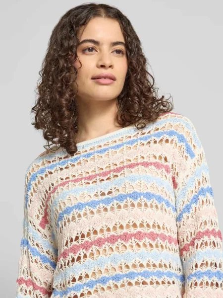 Sweter o kroju regular fit z obniżoną linią ramion model GEENA' Only