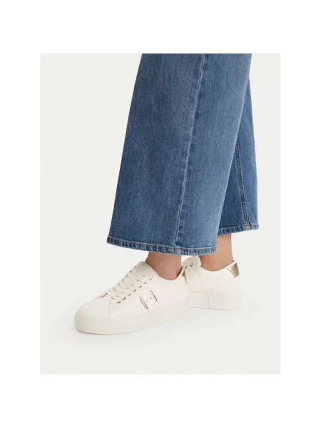 Sneakersy Armani Exchange białe