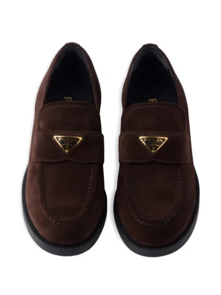Pantofi loafer Prada din piele de căprioară maro