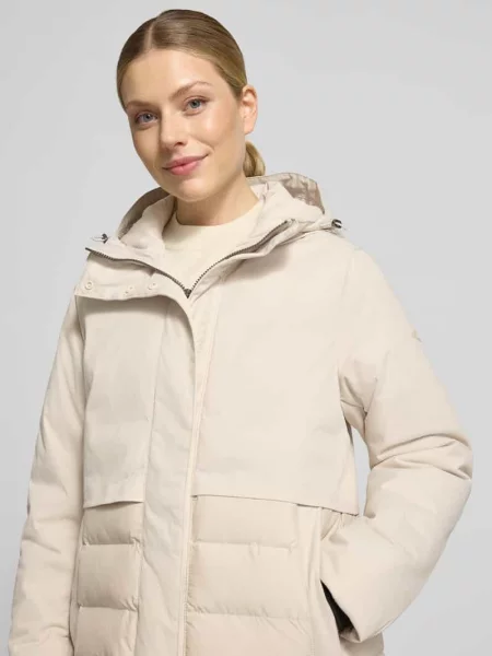Płaszcz pikowany o kroju regular fit z wpuszczanymi Camel Active biały