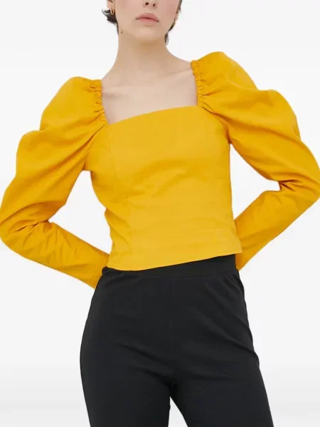 Pulover Levi's® skinny fit cu imagine cu decolteu rotund galben
