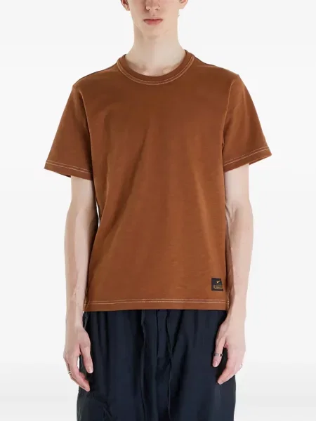 Pantaloni scurți Nike cu șireturi din dantelă cu model camuflaj roz