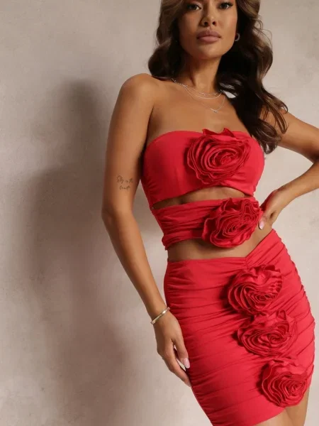 Rochie Mini Creata Mulata cu Flori Decorative fara Bretele Sherid roșu