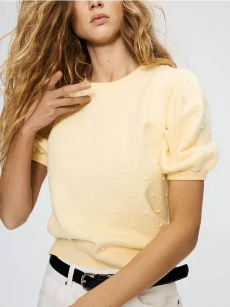 Reserved Pulover cu aplicații galben-deschis galben