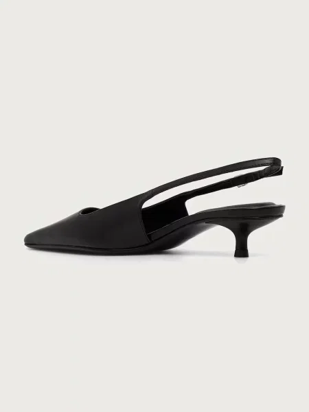 Calvin Klein czółenka skórzane KITTEN HEEL SLING PUMP LTH HDW czarna