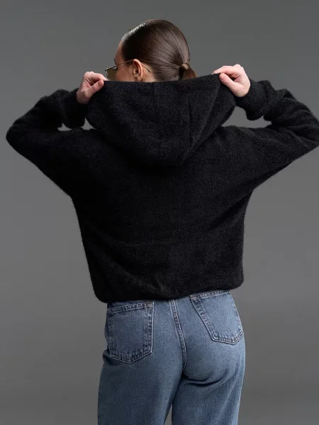 Худи Issa Plus черное