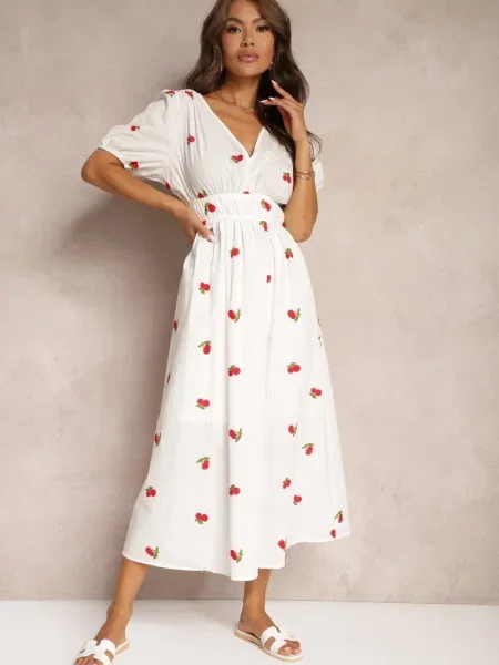 Rozkloszowana Koktajlowa Sukienka z Bawełny z Gumką w Talii i Haftem z Wisienkami Vimasina biała