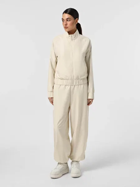 Спортивний костюм молочний