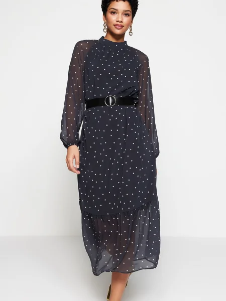 Sukienka maxi Trendyol w grochy czarna