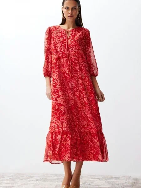 Rochie maxi Trendyol din șifon cu model paisley roz