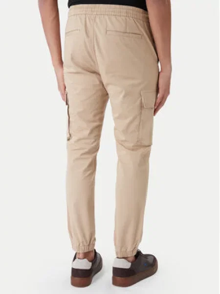 Calvin Klein Jeans Jogging hlače Comfort Skinny Fit rjava