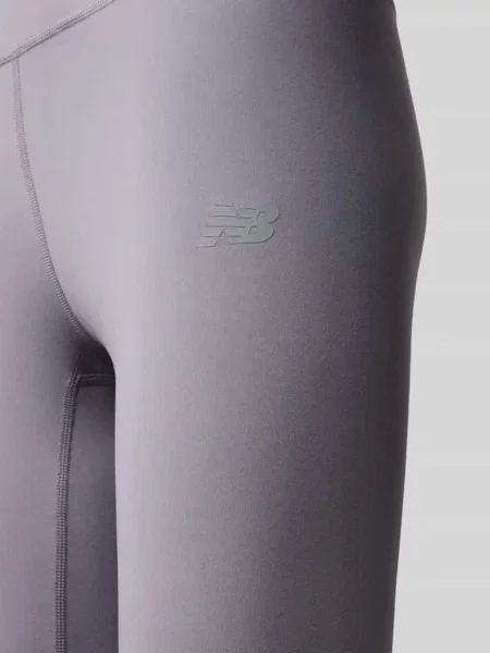 Legginsy o kroju slim fit z nadrukiem z logo model Harmony' New Balance
