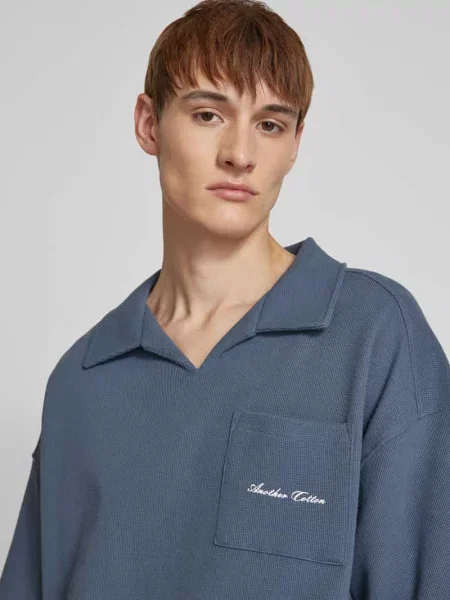 Szorty o kroju relaxed fit z fakturowanym wzorem Another Cotton Lab granatowe