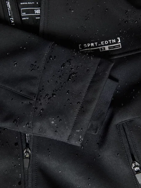 Reserved Водонепроникна куртка softshell чорний