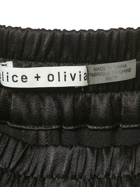 Pantaloni cargo Alice + Olivia din satin negru