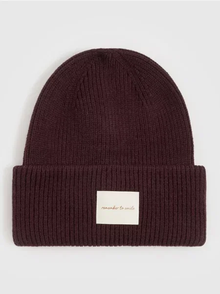 Mohito Beanie kepurė tamsiai ruda