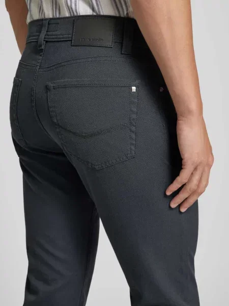 Chinosy o kroju tapered fit z 5 model ‘LYON’ Pierre Cardin