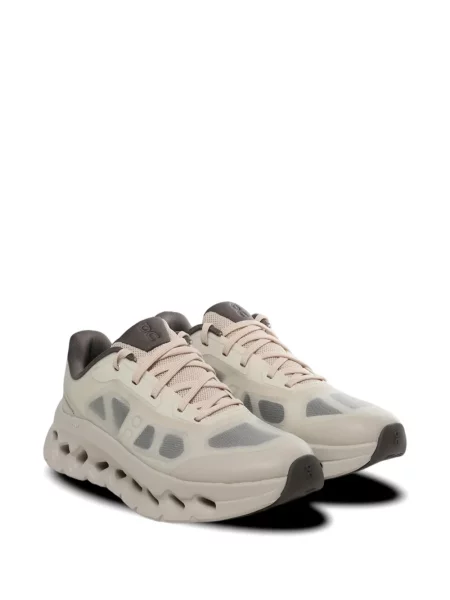 Sneakerși On