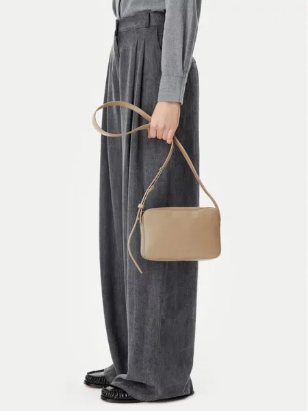 Calvin Klein Táska Embossed Logo Camera Bag Sötét bézs