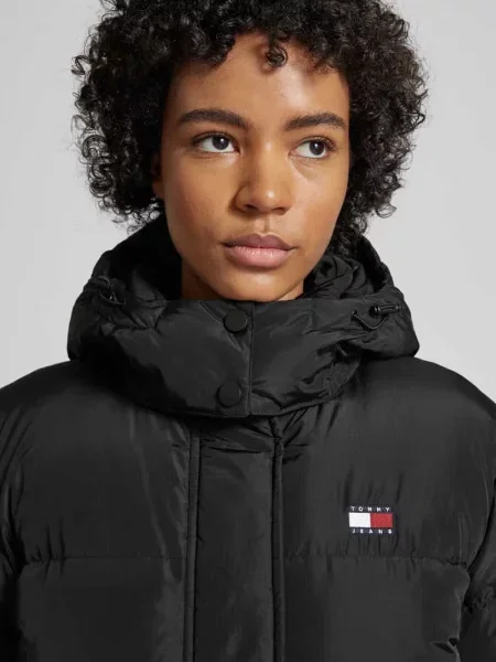 Płaszcz pikowany z wyhaftowanym logo model ‘ALASKA’ czarny