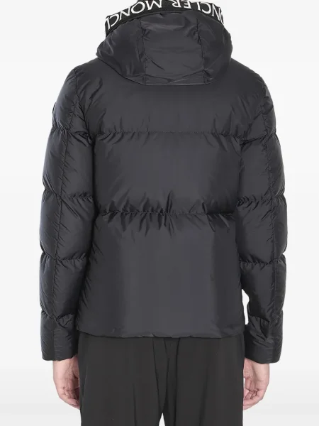 Kapucnis dzseki Moncler fekete
