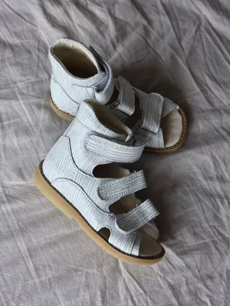 Шкіряні Дитячі Сандалії Botte білий