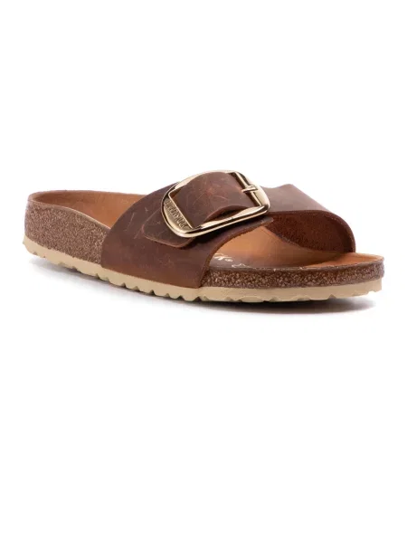 Klapki Birkenstock skórzane na sprzączkę na płaskim obcasie brązowe