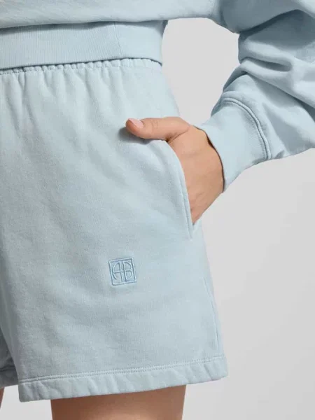Szorty o kroju regular fit z wyhaftowanym logo Anine Bing niebieskie