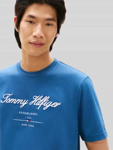 T-shirt o kroju regular fit z czystej bawełny Tommy Hilfiger