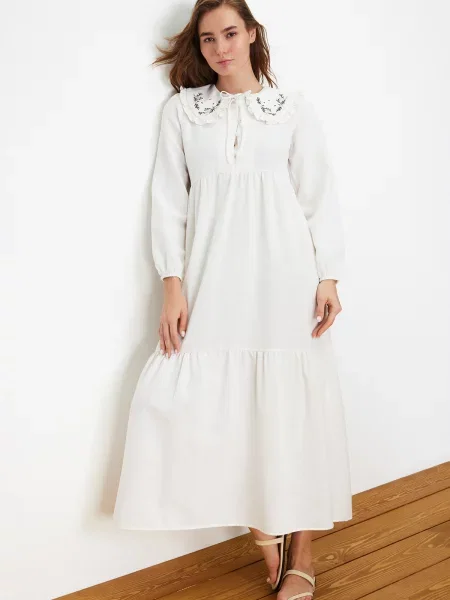 Rochie Trendyol cu broderie de in gri