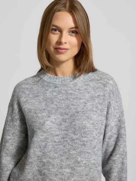 Sweter o kroju relaxed fit z dzianiny z dodatkiem wełny model ‘Novala’ Free/quent
